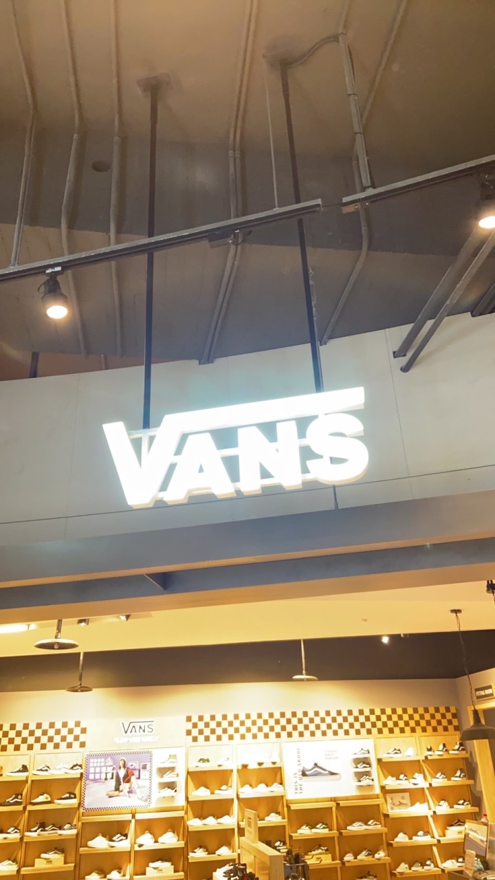 西門員購-vans