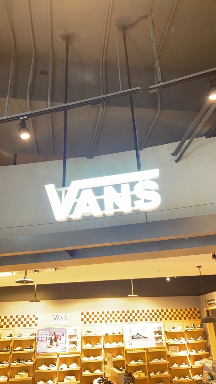 西門員購-vans