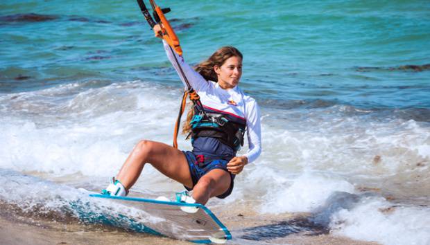 Mengenal Atlet Kitesurfing Cantik, Gisela Pulido