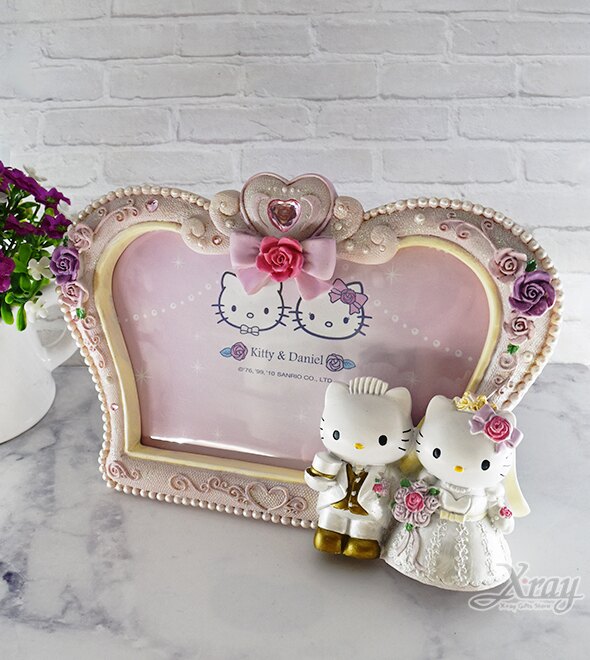 X射線【C013556】Kitty皇冠4X6相框，Hello Kitty/卡通/裝飾/擺飾/送禮/辦公用品/情人節禮物/畢業禮物/家庭雜貨/婚禮小物