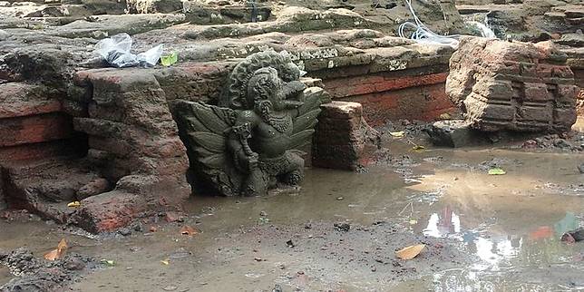 Arkeolog Temukan Tengkorak Manusia Dan Saluran Air Di Petirtaan