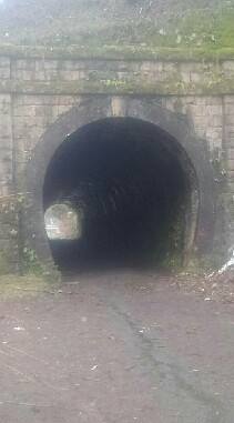 トンネル