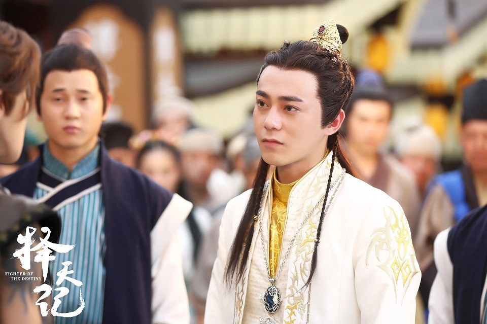 《二十不惑》演員古裝造型8：曲哲明《擇天記》