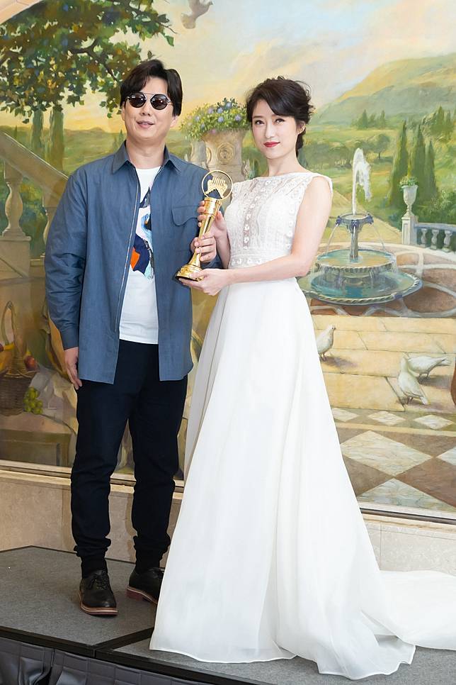 李婭莎（右）邀來蕭煌奇擔任新專輯「毒糖仔」的製作人。記者季相儒／攝影