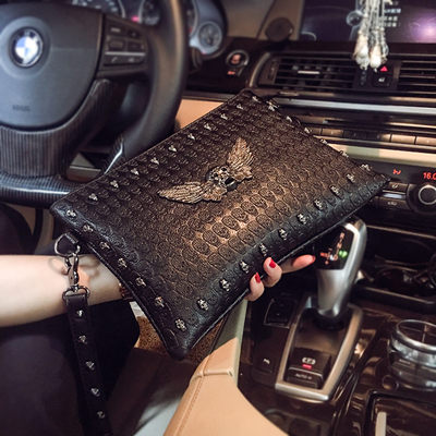 骷髏圖案韓版手拿包 個性鉚釘時尚手抓包 休閑信封IPAD包 鬼頭創意大氣手包