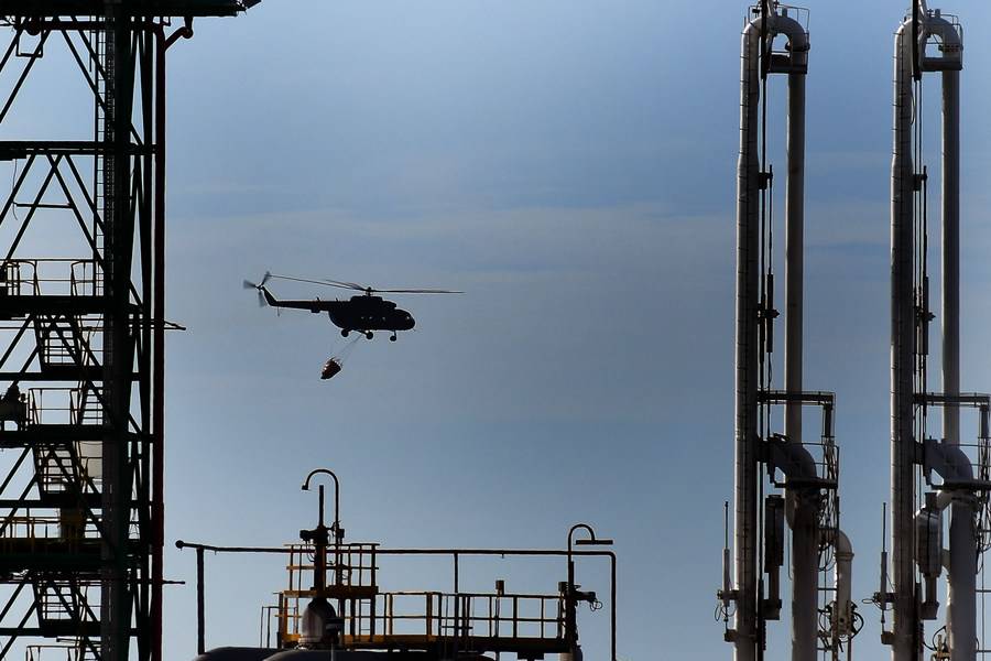 Cuba makes progress in controlling fuel farm fire XINHUA LINE TODAY