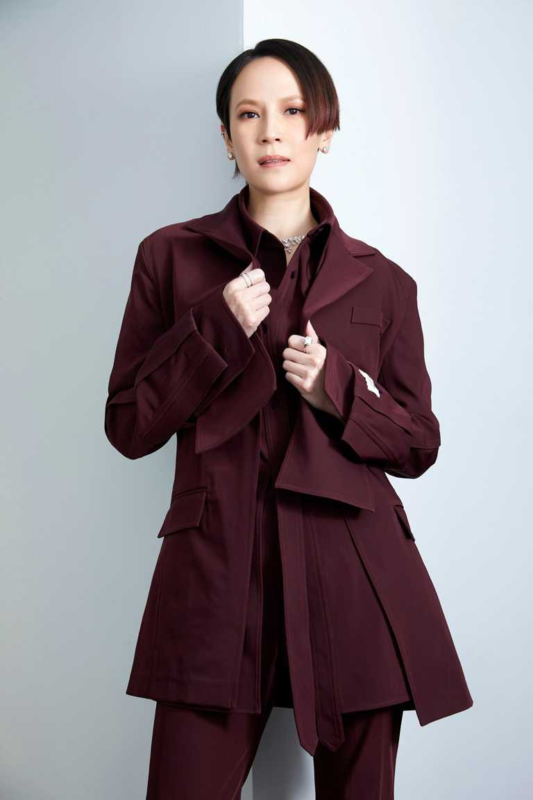 金曲歌后楊乃文，佩戴DE BEERS總價近4,000萬的頂級珠寶現身紅毯，自信綻放璀璨魅力。（圖╱DE BEERS、亞神音樂提供）