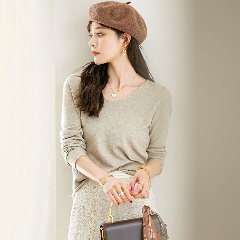 nata 純色V領捲邊針織上衣（灰杏）