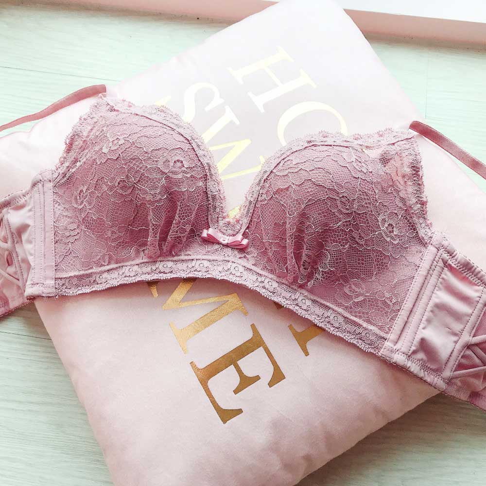 ［此商品頁為單內衣販售］輕柔舒壓，機能包覆！深溝低脊心剪裁，加高側邊，穩固側邊，減少移位，土台加高2cm，穩定貼合，增加胸下支撐力，獨家貼心加贈：繞脖細帶+延長背釦，線上客服line id: @min