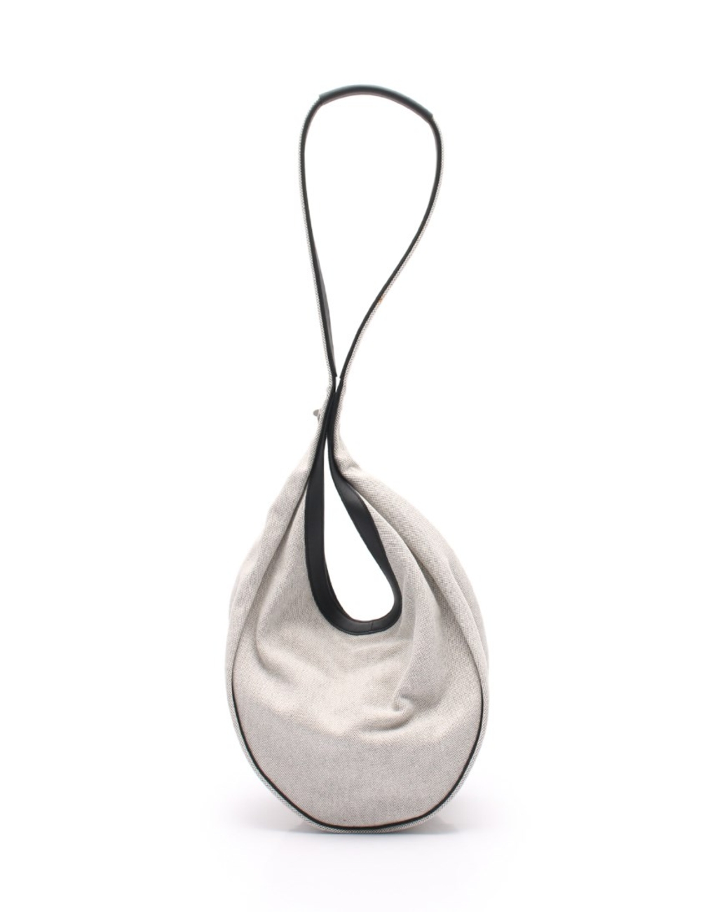 材質：淺灰皮革 顏色：淺灰色黑色 垂直的：22 寬：25 深度：12 錶帶：76 規格：是無法確認生產印章的商品。 ※長度單位為厘米，重量單位為克 鑑定人評論：有一定的使用感覺。錶帶上有一種下擺的習慣