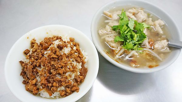 【台北美食】肉羹魯肉飯-沒有店名的超級美味小吃店