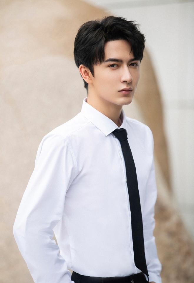 熱播古裝劇「古裝男神」8：米熱 飾演《明月曾照江東寒》溫宥