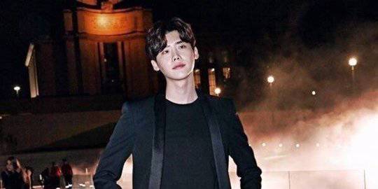 5 Rekomendasi Drakor Atau Drama Korea Lee Jong Suk Yang Wajib Ditonton Merdeka Com Line Today