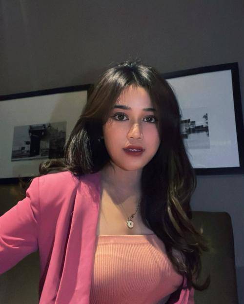Gaya Brisia Jodie Pakai Tanktop Ketat Bikin Netizen Gelisah!