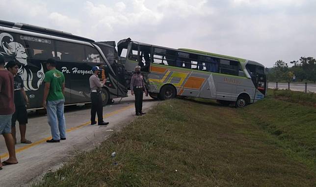 Tabrakan Bus Renggut Dua Nyawa Di Tol Cipali Begini Kronologisnya Jabarnews Com Line Today