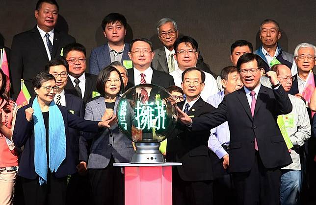 觀光業悽慘卻替蔡助陣？港媒嗅出不尋常...