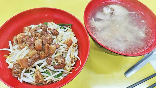 【板橋美食】黑媽媽鴨肉麵食館-只有附近人才知道!超過30年老字號的鴨肉麵店 【板橋美食】黑媽媽鴨肉麵食館-只有附近人才知道!超過30年老字號的鴨肉麵店