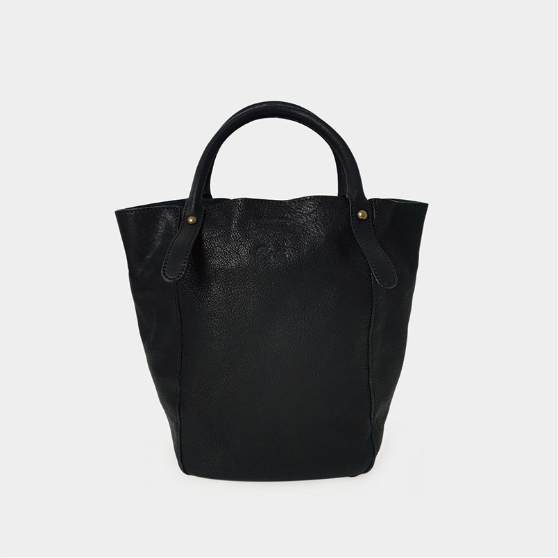 R&BB真皮牛皮包包-輕巧個性百搭水桶包 可手提&斜肩背水餃包-黑色