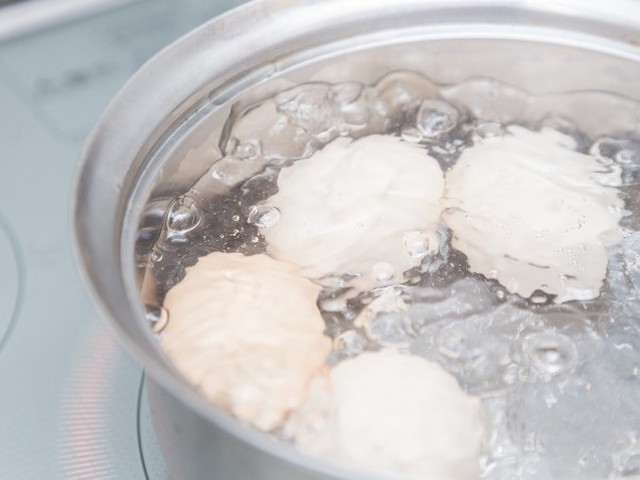 ゆでる、ゆがく、湯通し、ゆでこぼす、湯せんの違い？（ハルメク365）