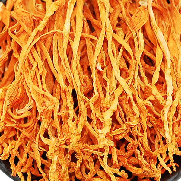 西藏產黃金蟲草（台灣俗稱：蟲草花、蟲草菌絲體） ※ 「 本產品『非中藥材冬蟲夏草』之製品 」 ※ 不建議嬰幼兒、兒童、孕婦與真菌過敏者使用 ※ 1日請勿超過 5g ※ 此蟲草花為食品，特殊體質者請遵循