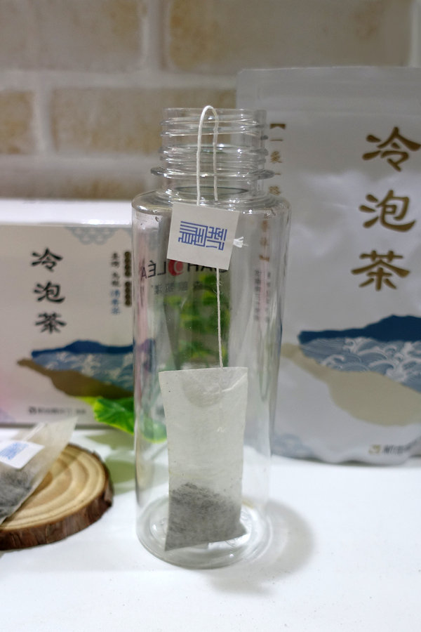 冷泡茶包推薦-新寶順茶行台灣烏龍清香茶，好喝台灣冷泡茶包，一袋一路冷泡茶，無農藥殘留、無添加玉米纖維茶包袋