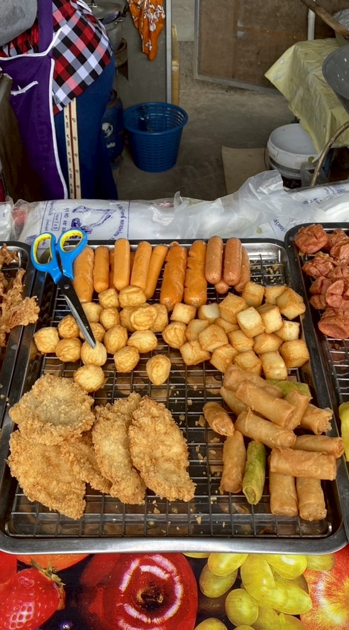 ร้านทอดแหลก