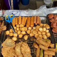 ร้านทอดแหลก
