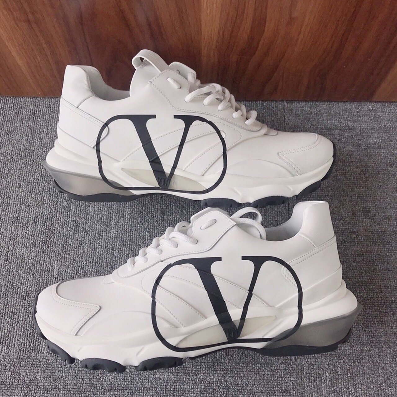 尺寸41 44 特價 18500/雙 台灣25000左右