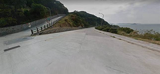 疑趕交通船  馬祖女學生騎車自摔1死3傷