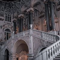 𝐌𝐚𝐝𝐞𝐧 𝐜𝐚𝐬𝐭𝐥𝐞🕊️