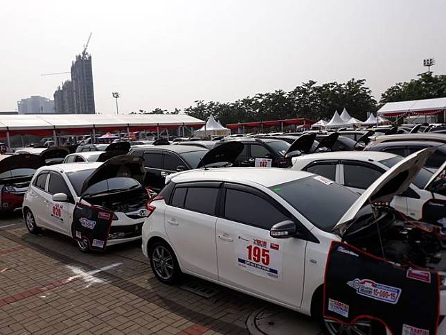 acara pemecahan rekor penggantian aki terbanyak