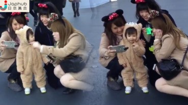 【有片】寶寶cosplay小熊duffy 可愛程度比園內的卡通人物更受歡迎呢！