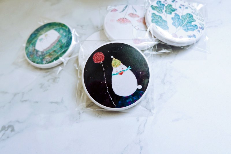 小王子的星球上有玫瑰陪伴， 你心中最想念也最想陪伴的那個人是誰呢？