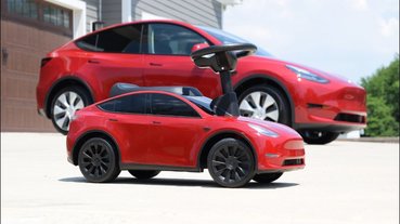 特斯拉官方授權 Tesla Model Y 兒童滑步車推出