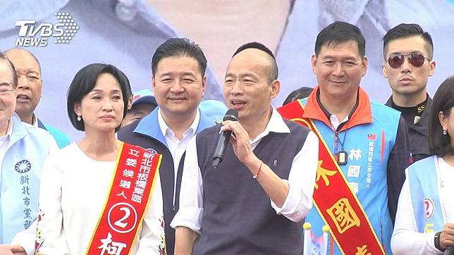 韓國瑜在造勢場自稱國中因為看前方女同學的小腿，讓他整個成績一落千丈，引發各界看法不一。(圖／TVBS資料圖)