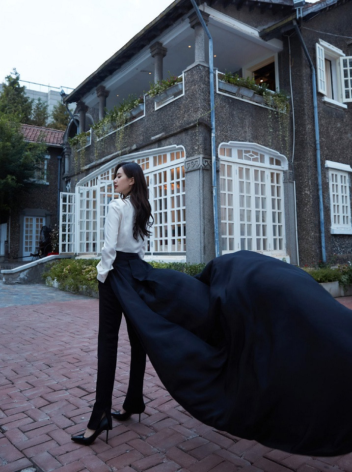 女星紅毯造型精修vs未修2：劉詩詩