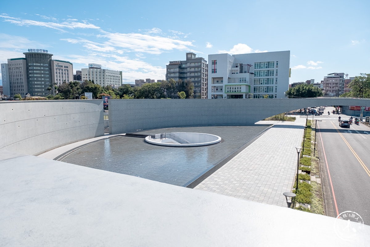 桃園不是旅遊沙漠！平鎮區６處私房景點：萬坪清水模公園、免門票、小木屋野餐