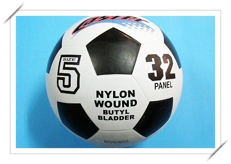 足球 CASTER 5號足球 (橡膠五角黑格.黃黑格)/一個入{定220} 標準5號足球 成人足球。廚房,生活雜貨與文具用品人氣店家旻泉精品批發網的球類運動體育用品館、 足球運動及周邊用品區有最棒的商