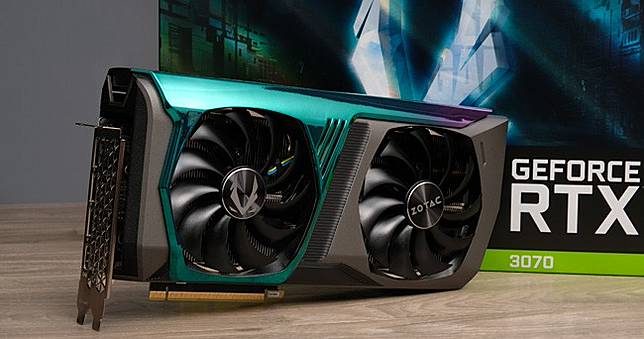 ZOTAC GAMING GeForce RTX 3070 AMP Holo 動手玩，全息極光、幻彩炫目