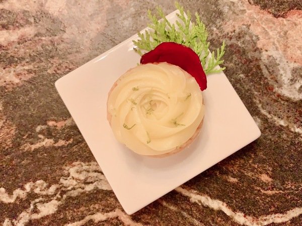 「台北民生社區美食」閨蜜情侶家庭聚會公司聚餐最佳安心健康美味網美餐廳首選-有機之星五星認證餐廳「喜園涮涮鍋民生浪漫店」直擊分享