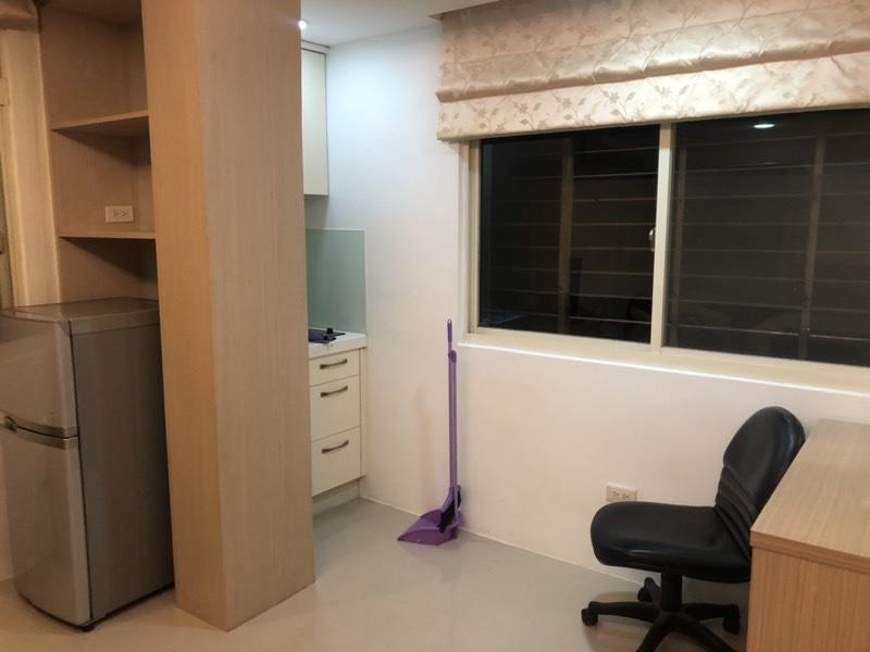 去年 10 月我跟男友逛了很久的租屋網，終於找到理想的