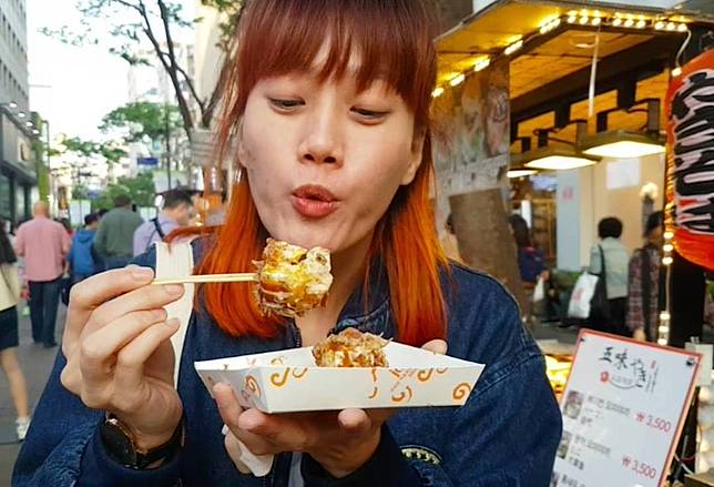 ™  5 Food Vlogger Wajib Follow Bagi Kamu yang Suka Makan Enak