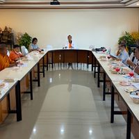 คณะกรรมการสถานศึกษาขั้นพื้นฐาน ร.ร.อนุบาลบ้านแพ้ว