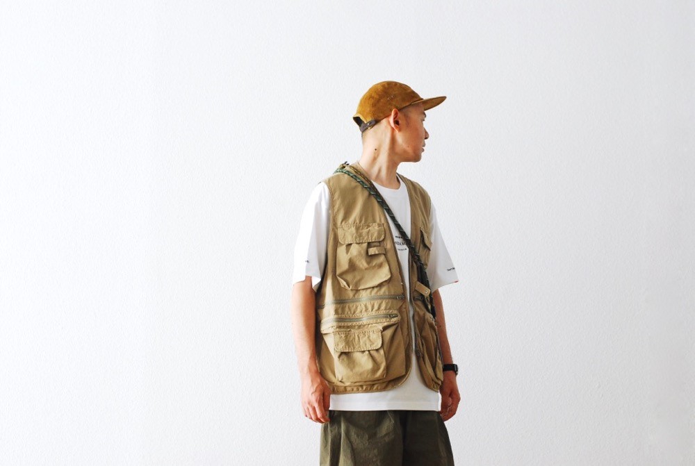 硬派男子的夏季必備！快套上「軍裝背心」消滅單調無層次的日常搭配