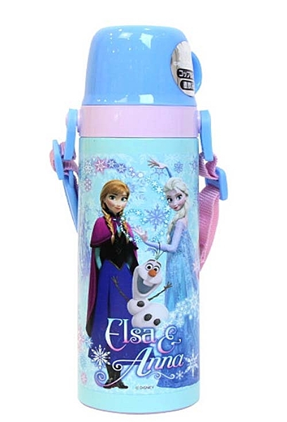 不鏽鋼內膽真空隔離，保溫保冷效果佳。n安全扣開關，不會誤按灑出，攜帶方便n兩用款，直飲或倒入杯蓋飲用