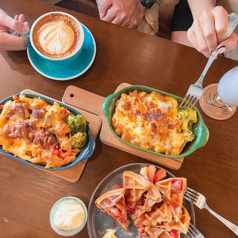 深夜好去處！台中10間深夜咖啡廳推薦，清水模藝廊、露天音樂會，這家咖啡廳還賣咖哩飯