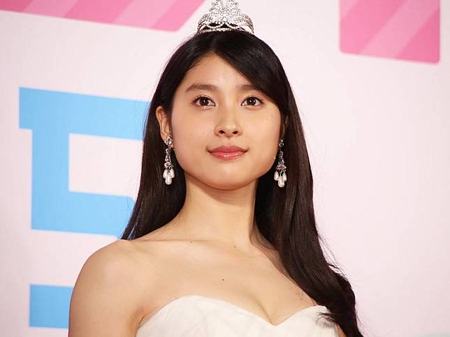 明星也會醜 臉大到像盆子 今際之國的闖關者 土屋太鳳近照被酸 其實靠髮型就能解 Juksy街星