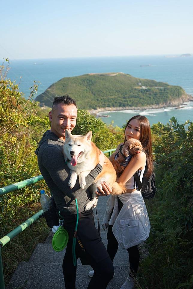 李靜儀邀超級馴犬師教 女 On Cc 東網 Line Today