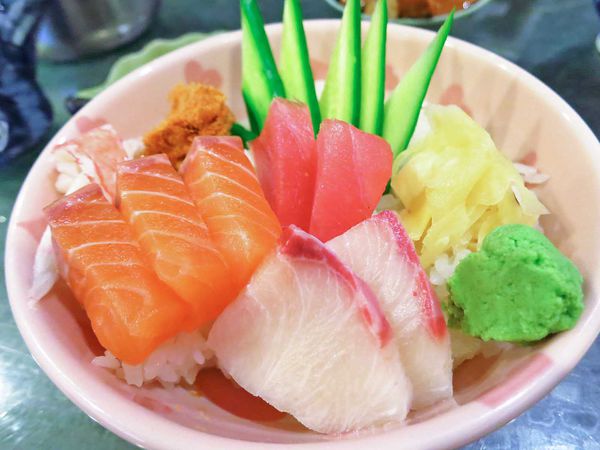 【桃園餐廳】漁都日式料理-不用100元也能吃到生魚片丼飯