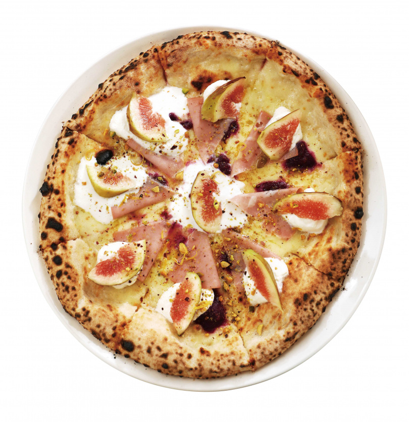「粉紅熱情披薩」以新鮮無花果為主要配料，讓整體口感顯得香甜清雅。（340元／8吋，380元／10吋）（圖／于魯光攝）